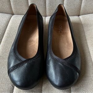 Vionic Caroll Black Leather Flats Size 7